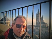 06 Dalla Torre Civica selfie ravvicinato alla cupola del Duomo e Campanile di Santa Maria Maggiore